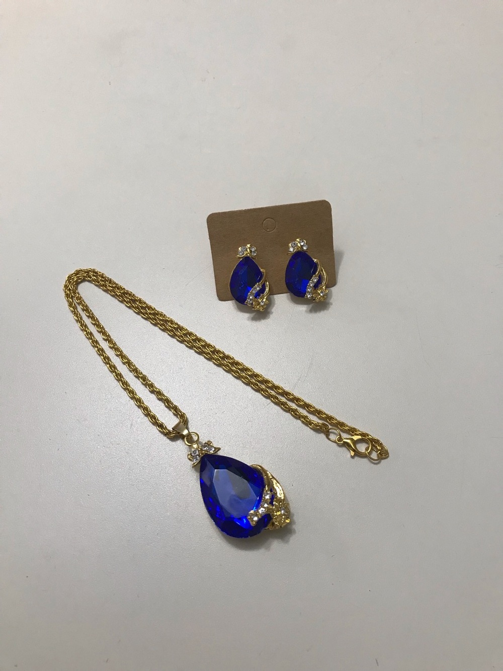 Gold Tone Blue Stone Rhinestone Jewelry Set Earrings Necklace 16”